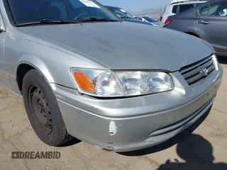 2001 Toyota Camry CE with VIN 4T1BG22K11U111984, listed as a IAAI auction lot 42009171 with 160,082 mi miles. Bid and sale history available at carsss.com. Image 6.