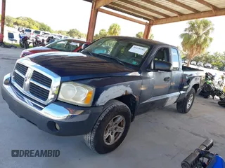 2005 Dodge Dakota SLT with VIN 1D7HW42N05S365877, listed as a IAAI auction lot 40418188 with 280,423 mi miles and . Bid and sale history available at DreamBid. Image 2.