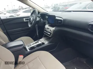 2021 Ford Explorer z VIN 1FMSK7BHXMGA87655, wystawiony jako IAAI lot #42272944 z przebiegiem 47 353 mil mil oraz . Historia ofert i sprzedaży dostępna na DreamBid. Obrazek 5.