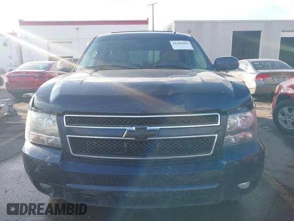 2008 Chevrolet Suburban LTZ with VIN 1GNFK16Y68R143010, listed as a IAAI auction lot 41209402 with 160,182 mi miles. Bid and sale history available at carsss.com. Image 12.