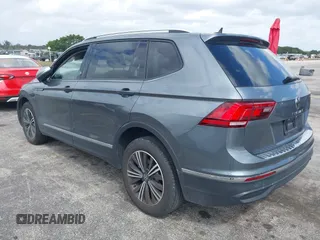 2024 Volkswagen Tiguan Wolfsburg Edition z VIN 3VV6B7AX3RM228613, wystawiony jako IAAI lot #41904996 z przebiegiem 3 129 mil mil oraz . Historia ofert i sprzedaży dostępna na DreamBid. Obrazek 3.