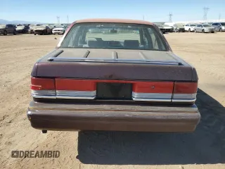 1993 Plymouth Acclaim z VIN 1P3XA4630PF630239, wystawiony jako Copart lot #75910954 z przebiegiem 87 471 mil mil oraz Tytuł czysty. Historia ofert i sprzedaży dostępna na DreamBid. Obrazek 6.