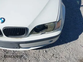 2005 BMW 3 Series 325i with VIN WBAAZ33415KP92369, listed as a IAAI auction lot 41828024 with 180,881 mi miles and . Bid and sale history available at DreamBid. Image 13.