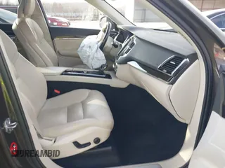 2018 Volvo XC90 Momentum with VIN YV4102PK4J1348626, listed as a IAAI auction lot 41478726 with 141,694 mi miles. Bid and sale history available at carsss.com. Image 5.