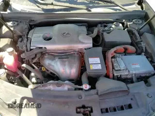 2018 Lexus ES 300h z VIN JTHBW1GGXJ2193844, wystawiony jako Copart lot #67899615 z przebiegiem 132 930 mil mil oraz Szkoda całkowita • Salvage title. Historia ofert i sprzedaży dostępna na DreamBid. Obrazek 16.