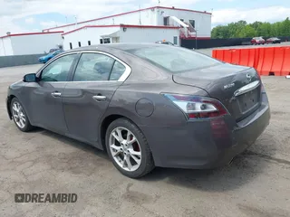 2013 Nissan Maxima S z VIN 1N4AA5AP3DC809223, wystawiony jako IAAI lot #42329297 z przebiegiem 141 008 mil mil oraz . Historia ofert i sprzedaży dostępna na DreamBid. Obrazek 3.