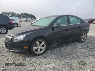 2014 Chevrolet Cruze 2LT z VIN 1G1PE5SB5E7335600, wystawiony jako Copart lot #52023225 z przebiegiem Nie podano mil oraz Szkoda całkowita • Salvage title. Historia ofert i sprzedaży dostępna na DreamBid. Obrazek 1.