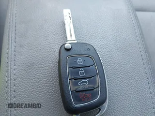 2017 Hyundai Tucson SE with VIN KM8J23A47HU539717, listed as a IAAI auction lot 42158049 with 81,570 mi miles and . Bid and sale history available at DreamBid. Image 11.