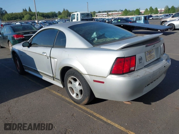2000 Ford Mustang with VIN 1FAFP4049YF190010, listed as a IAAI auction lot 42087383 with 1 mi miles. Bid and sale history available at carsss.com. Image 3.