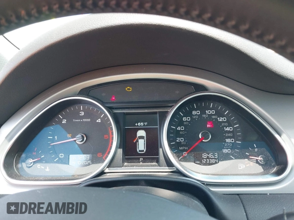 2014 Audi Q7 Premium Plus with VIN WA1LMAFE5ED020880, listed as a IAAI auction lot 42010201 with 123,384 mi miles and . Bid and sale history available at DreamBid. Image 7.