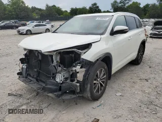 2017 Toyota Highlander XLE with VIN 5TDJZRFH8HS419833, listed as a Copart auction lot 62588355 with 143,727 mi miles and Salvage title. Bid and sale history available at DreamBid. Image 1.
