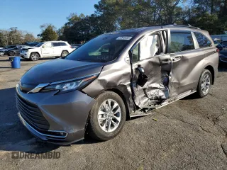 2022 Toyota Sienna XLE with VIN 5TDYRKEC1NS098418, listed as a Copart auction lot 87546855 with 92,819 mi miles and Salvage Title. Bid and sale history available at carsss.com. Image 1.