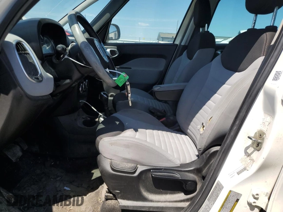 2014 FIAT 500L Easy z VIN ZFBCFABH5EZ019380, wystawiony jako Copart lot #62758775 z przebiegiem 154 298 mil mil oraz Szkoda całkowita • Salvage title. Historia ofert i sprzedaży dostępna na DreamBid. Obrazek 7.