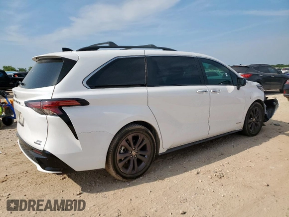2021 Toyota Sienna XSE with VIN 5TDDRKECXMS011869, listed as a Copart auction lot 60333135 with 77,316 mi miles and Salvage title. Bid and sale history available at DreamBid. Image 3.