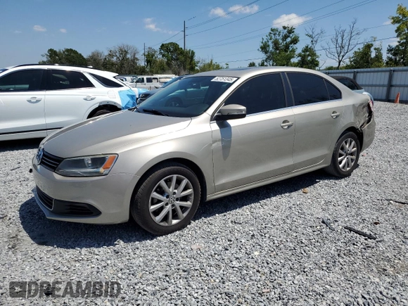 2013 Volkswagen Jetta SE z VIN 3VWDX7AJXDM235339, wystawiony jako Copart lot #52751345 z przebiegiem 143 478 mil mil oraz Szkoda całkowita • Salvage title. Historia ofert i sprzedaży dostępna na DreamBid. Obrazek 1.
