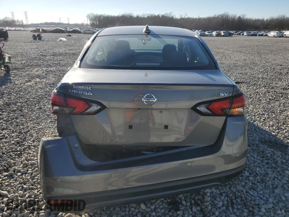 2020 Nissan Versa SV z VIN 3N1CN8EV4LL841122, wystawiony jako Copart lot #47425945 z przebiegiem 104 105 mil mil oraz Szkoda całkowita • Salvage title. Historia ofert i sprzedaży dostępna na DreamBid. Obrazek 6.