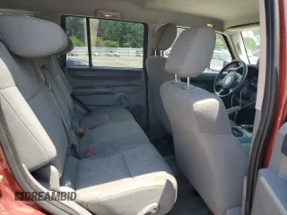 2007 Jeep Commander Sport z VIN 1J8HG48K27C527423, wystawiony jako Copart lot #63448765 z przebiegiem 212 856 mil mil oraz Szkoda całkowita • Salvage title. Historia ofert i sprzedaży dostępna na DreamBid. Obrazek 10.