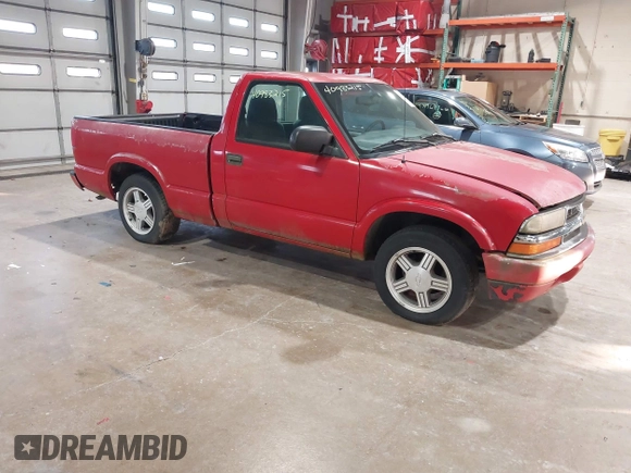 1999 Chevrolet S-10 LS with VIN 1GCCS1449XK163562, listed as a IAAI auction lot 40983215 with 57,489 mi miles. Bid and sale history available at carsss.com. Image 1.