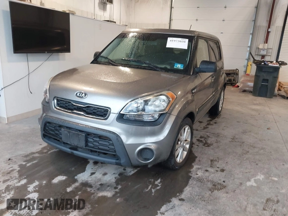 2013 Kia Soul with VIN KNDJT2A53D7614734, listed as a IAAI auction lot 41973020 with 72,528 mi miles. Bid and sale history available at carsss.com. Image 2.