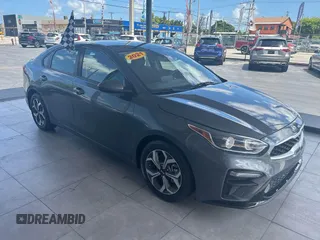2021 Kia Forte LXS z VIN 3KPF24AD6ME337864, wystawiony jako IAAI lot #42472943 z przebiegiem 81 961 mil mil oraz . Historia ofert i sprzedaży dostępna na DreamBid. Obrazek 1.