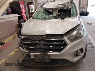2019 Ford Escape SE z VIN 1FMCU9GD4KUB06392, wystawiony jako IAAI lot #41841682 z przebiegiem 92 488 mil mil oraz . Historia ofert i sprzedaży dostępna na DreamBid. Obrazek 11.
