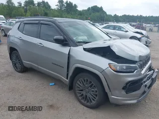 2022 Jeep Compass Limited z VIN 3C4NJDCB3NT158317, wystawiony jako IAAI lot #42624527 z przebiegiem 115 923 mil mil oraz . Historia ofert i sprzedaży dostępna na DreamBid. Obrazek 1.