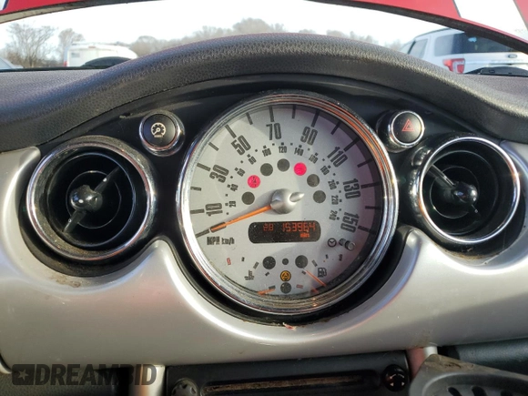 2008 MINI Convertible с VIN WMWRF33518TF68461, выставлен на аукционе Copart как лот 84168304 с пробегом 153 964 миль миль и Списание • Salvage title. История ставок и продаж доступна на DreamBid. Изображение 9.