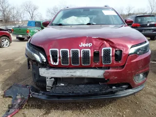 2019 Jeep Cherokee Latitude with VIN 1C4PJMCB2KD125898, listed as a IAAI auction lot 41809073 with 88,774 mi miles. Bid and sale history available at carsss.com. Image 6.