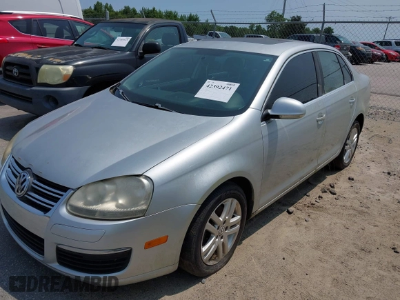 2007 Volkswagen Jetta 2.5 with VIN 3VWSF71K97M093153, listed as a IAAI auction lot 42392471 with 228,039 mi miles and . Bid and sale history available at DreamBid. Image 2.