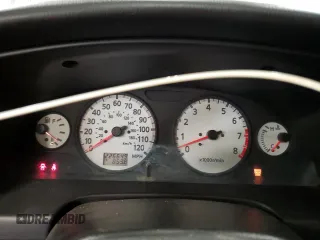 2001 Nissan Pathfinder LE z VIN JN8DR07Y11W530550, wystawiony jako Copart lot #56111345 z przebiegiem 226 649 mil mil oraz Czysty tytuł • Clean title. Historia ofert i sprzedaży dostępna na DreamBid. Obrazek 9.