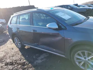 2017 Volkswagen Golf S с VIN 3VWH17AU3HM514845, выставлен на аукционе IAAI как лот 41590834 с пробегом 84 954 миль миль и . История ставок и продаж доступна на DreamBid. Изображение 6.
