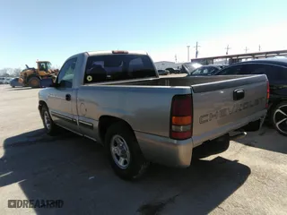 2000 Chevrolet Silverado 1500 with VIN 1GCEC14W6YZ228318, listed as a IAAI auction lot 41609151 with 299,432 mi miles. Bid and sale history available at carsss.com. Image 3.