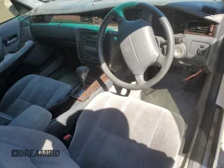 1996 Toyota Crown z VIN JZS1550042389, wystawiony jako Copart lot #68698234 z przebiegiem 117 283 mil mil oraz Szkoda całkowita • Salvage title. Historia ofert i sprzedaży dostępna na DreamBid. Obrazek 8.