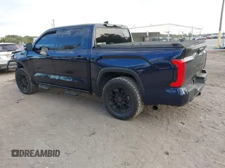2022 Toyota Tundra 2WD SR5 with VIN 5TFLA5AB3NX009183, listed as a IAAI auction lot 41029101 with 104,806 mi miles. Bid and sale history available at carsss.com. Image 3.
