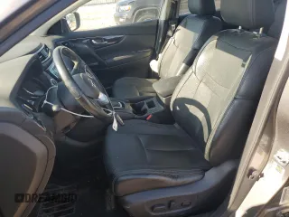 2017 Nissan Rogue SV with VIN JN1BJ1CR5HW135847, listed as a Copart auction lot 59091395 with 75,509 mi miles and Salvage title. Bid and sale history available at DreamBid. Image 7.