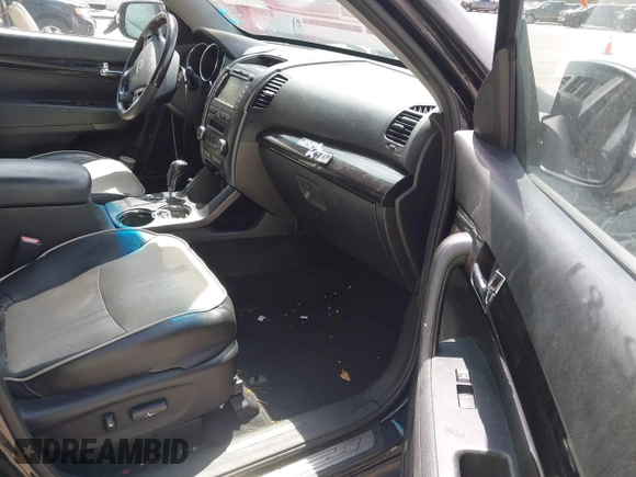 2013 Kia Sorento SX with VIN 5XYKWDA26DG338145, listed as a IAAI auction lot 42159587 with 84,283 mi miles. Bid and sale history available at carsss.com. Image 5.