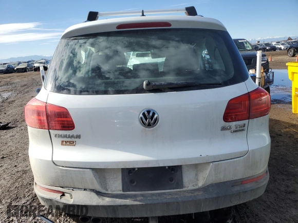 2015 Volkswagen Tiguan S z VIN WVGBV7AX7FW569427, wystawiony jako Copart lot #42190605 z przebiegiem 102 354 mil mil oraz Szkoda całkowita • Salvage title. Historia ofert i sprzedaży dostępna na DreamBid. Obrazek 6.
