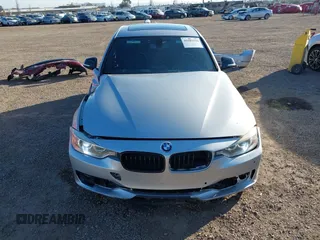 2015 BMW 3 Series 335i z VIN WBA3A9G51FNT09260, wystawiony jako IAAI lot #41603526 z przebiegiem 106 020 mil mil oraz . Historia ofert i sprzedaży dostępna na DreamBid. Obrazek 13.
