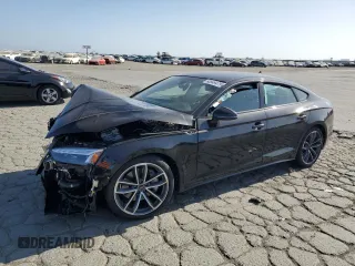 2024 Audi A5 Sportback S line Premium z VIN WAUDACF58RA084690, wystawiony jako Copart lot #60849475 z przebiegiem Nie podano mil oraz Szkoda całkowita • Salvage title. Historia ofert i sprzedaży dostępna na DreamBid. Obrazek 1.