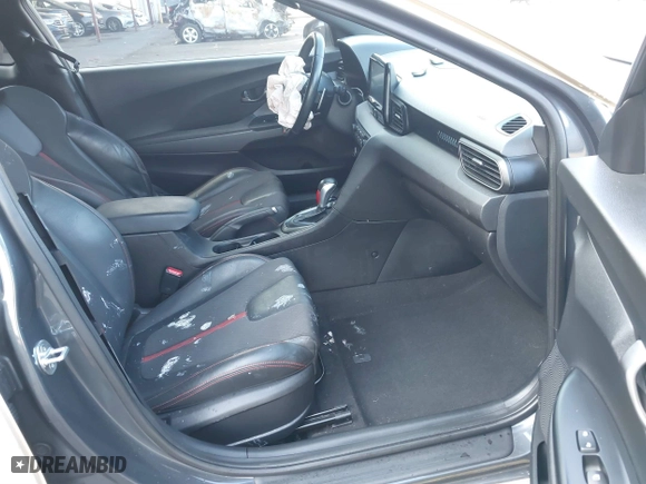 2019 Hyundai Veloster Turbo R-Spec with VIN KMHTH6ABXKU015198, listed as a IAAI auction lot 41013929 with 79,724 mi miles. Bid and sale history available at carsss.com. Image 5.