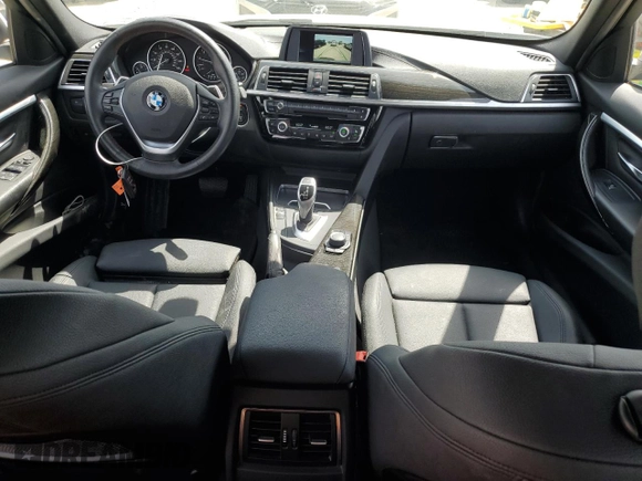 2018 BMW 3 Series 330i xDrive with VIN WBA8D9G56JNU71570, listed as a Copart auction lot 54071565 with 73,305 mi miles and Salvage title. Bid and sale history available at DreamBid. Image 8.