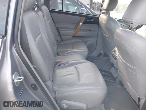 2008 Toyota Highlander Hybrid with VIN JTEEW41A282023570, listed as a IAAI auction lot 41600510 with 206,237 mi miles. Bid and sale history available at carsss.com. Image 8.