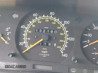 1993 Mercedes-Benz 300 with VIN WDBEB28E3PB996564, listed as a IAAI auction lot 41807504 with 132,180 mi miles and . Bid and sale history available at DreamBid. Image 7.