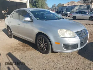 2006 Volkswagen Jetta 2.5L с VIN 3VWRF71K56M703871, выставлен на аукционе IAAI как лот 41667114 с пробегом 119 569 миль миль и . История ставок и продаж доступна на DreamBid. Изображение 1.