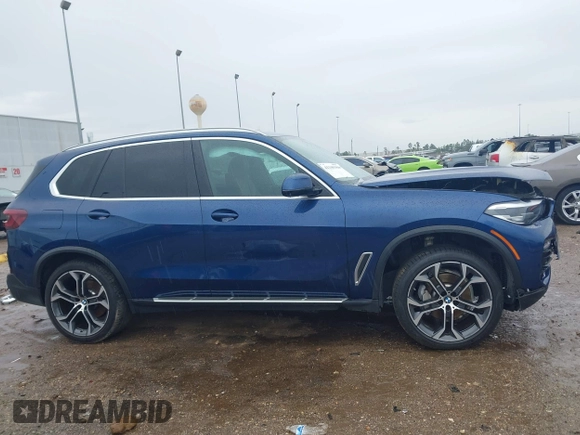 2021 BMW X5 sDrive40i with VIN 5UXCR4C0XM9G29080, listed as a IAAI auction lot 41340380 with 85,403 mi miles. Bid and sale history available at carsss.com. Image 14.