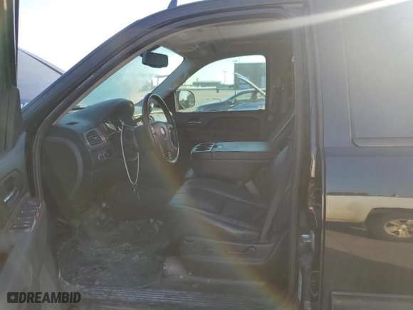 2013 Chevrolet Avalanche LS with VIN 3GNMCEE02DG146925, listed as a Copart auction lot 71644014 with 190,517 mi miles and Salvage Title. Bid and sale history available at carsss.com. Image 7.