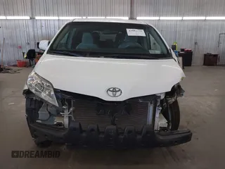 2011 Toyota Sienna LE AAS with VIN 5TDKK3DC6BS144970, listed as a IAAI auction lot 41881551 with 168,148 mi miles. Bid and sale history available at carsss.com. Image 13.