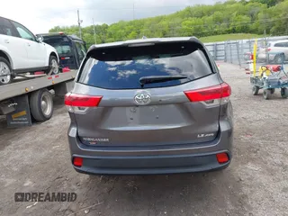 2017 Toyota Highlander LE with VIN 5TDBZRFH0HS484454, listed as a IAAI auction lot 42338740 with 58,047 mi miles and . Bid and sale history available at DreamBid. Image 16.