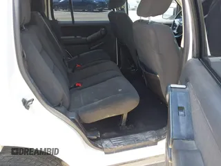 2010 Ford Explorer XLT z VIN 1FMEU6DE9AUA00779, wystawiony jako IAAI lot #42341409 z przebiegiem 146 967 mil mil oraz . Historia ofert i sprzedaży dostępna na DreamBid. Obrazek 8.