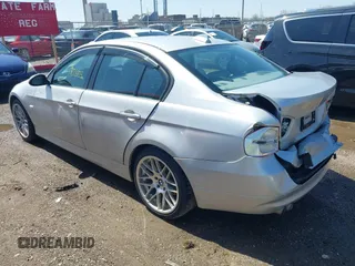 2006 BMW 3 Series 325i z VIN WBAVB13556PT00062, wystawiony jako IAAI lot #41912808 z przebiegiem 190 885 mil mil oraz . Historia ofert i sprzedaży dostępna na DreamBid. Obrazek 3.